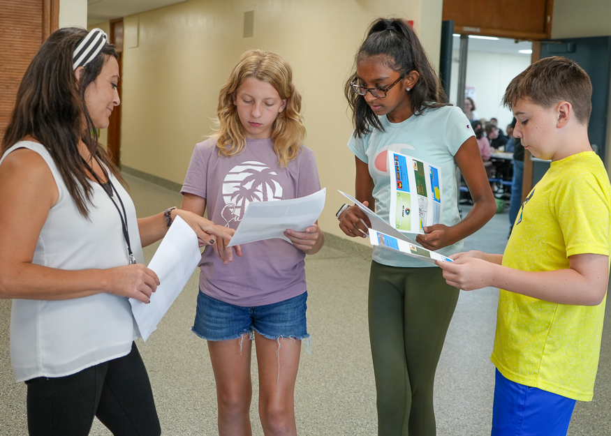 Students meet with Counselor