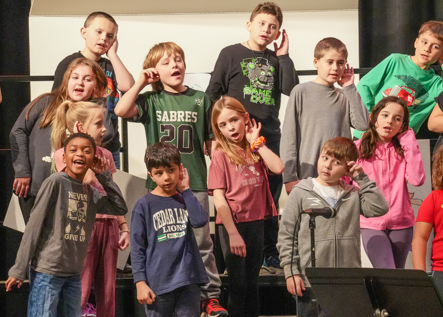 Students rehearse for concert